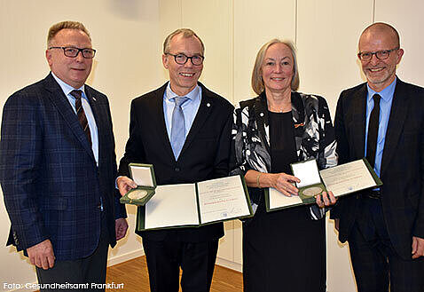 Foto von Dr. Pinkowski, Prof. Dr. Dr. René Gottschalk, Prof. Dr. Ursel Heudorf und Stefan Majer