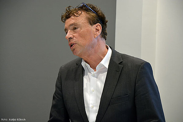 Foto von Dr. med. Alexander Wolff von Gudenberg, Institutsleiter der Kasseler Stottertherapie und Facharzt für Allgemeinmedizin, Stimm- und Sprachstörungen