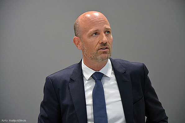 Foto von Prof. Dr. med. Ralf Michael Muellenbach, MHBA, Zentrum Notfall- und Intensivmedizin, Direktor der Klinik für Anästhesiologie, Intensivmedizin, Notfallmedizin und Schmerztherapie, ECMO-Zentrum Klinikum Kassel