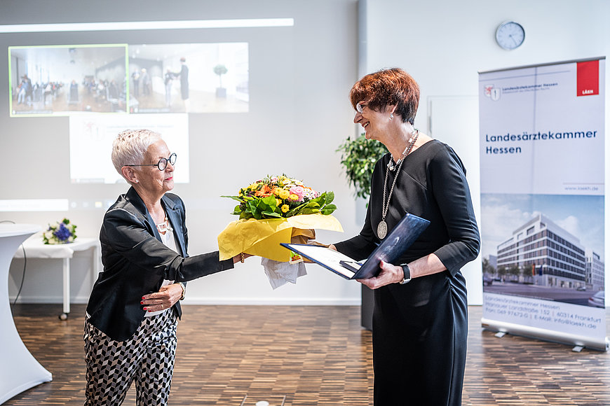 Überreichung der Paracelsus-Medaille 2021 an Prof. Hach-Wunderle