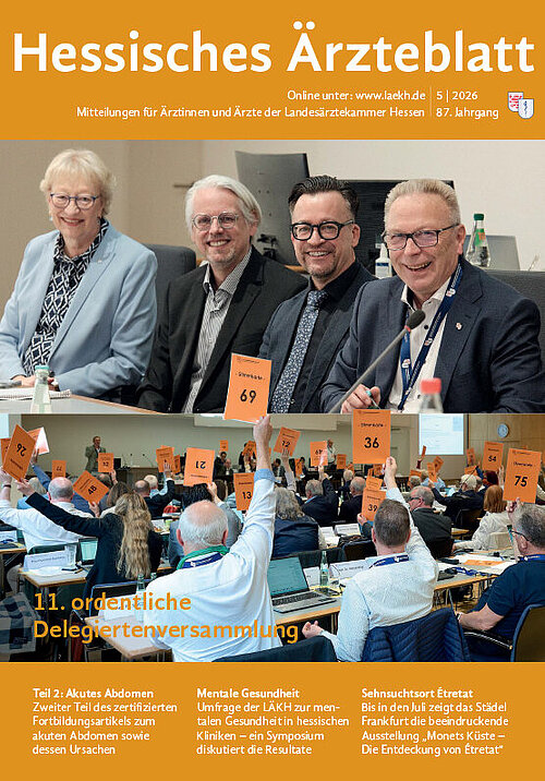 Das Bild zeigt das orangefarbene Cover der Mai-Ausgabe des Hessischen Ärzteblatts, das eine Collage aus zwei Fotos von der 11. Delegiertenversammlung abbildet.