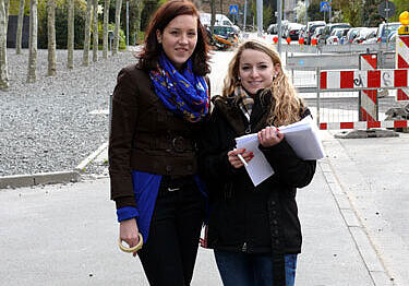 Foto von den Helferinnen Jasmin Völker und Annika Wagner