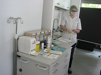 14_Chirurgische_Eingriffe_Vorbereitung_Silvia_Happel.JPG