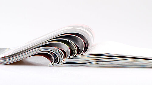 Startbild: Foto von einem Zeitschriftenstapel