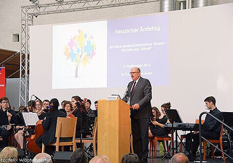 Foto von Staatsminister Stefan Grüttner, Hessischer Minister für Soziales und Integration 