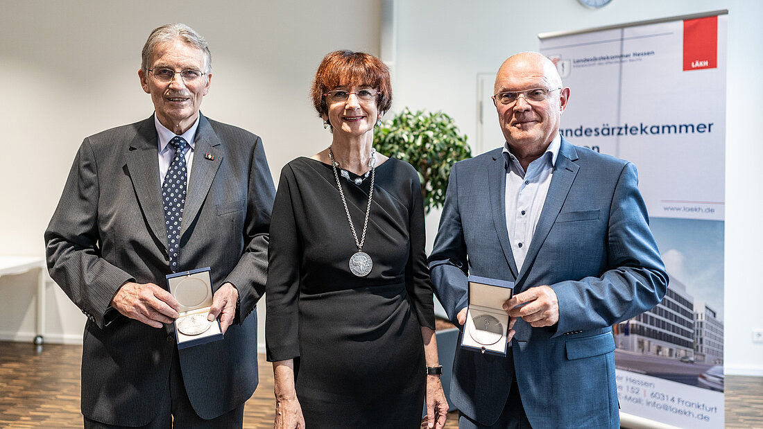 Foto von Prof. Hach-Wunderle, Prof. Thomas Weber und Dr. Wolfgang Kauder