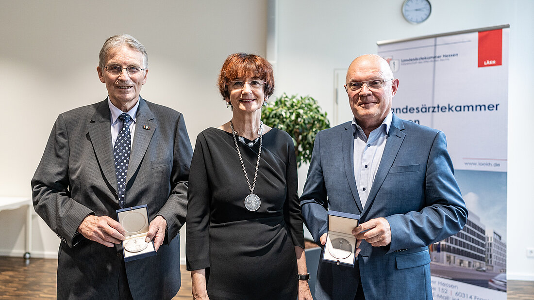 Foto von Prof. Hach-Wunderle, Prof. Thomas Weber und Dr. Wolfgang Kauder